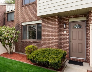 124 Greenbrook Ll, Stoughton, Massachusetts, 3 Bedrooms Bedrooms, 6 Rooms Rooms,1.5 BathroomsBathrooms,Residential,For Sale,Greenbrook Ll,73513930