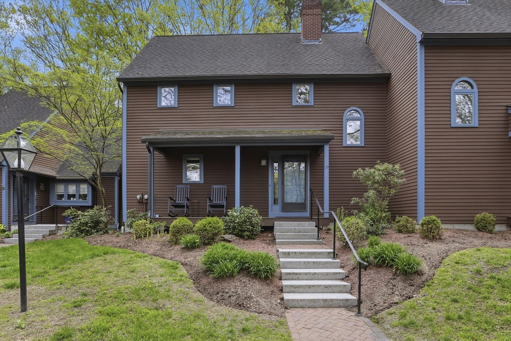 19 Bradley Lane, Westford, Massachusetts, 2 Bedrooms Bedrooms, 5 Rooms Rooms,2.5 BathroomsBathrooms,Residential,For Sale,Bradley Lane,73517680