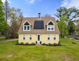 180 Plain St, Marshfield, Massachusetts, 3 Bedrooms Bedrooms, 6 Rooms Rooms,2 BathroomsBathrooms,Residential,For Sale,Plain St,73517406