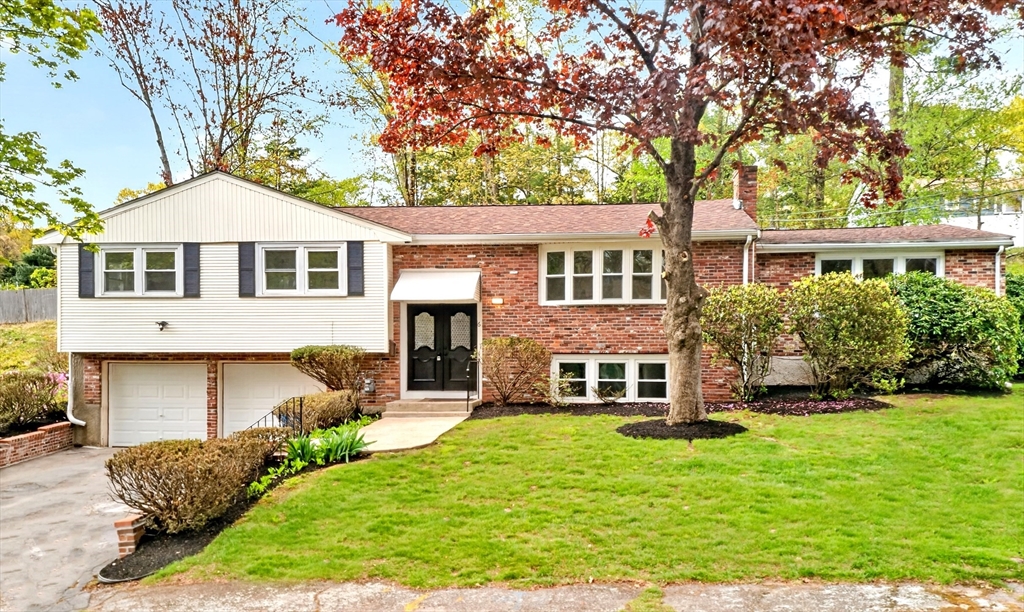 6 Sunset Dr, Randolph, Massachusetts, 5 Bedrooms Bedrooms, 12 Rooms Rooms,4 BathroomsBathrooms,Residential,For Sale,Sunset Dr,73517695