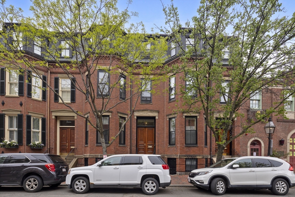 131 Mount Vernon St, Boston, Massachusetts, 4 Bedrooms Bedrooms, 7 Rooms Rooms,3 BathroomsBathrooms,Residential,For Sale,Mount Vernon St,73517422