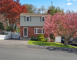 18 Crosstown Ave, Boston, Massachusetts, 4 Bedrooms Bedrooms, 9 Rooms Rooms,2 BathroomsBathrooms,Residential,For Sale,Crosstown Ave,73517429