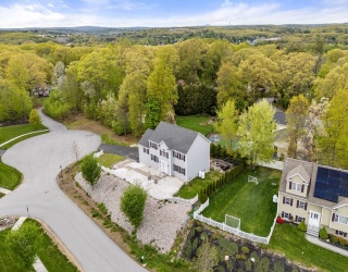 3 Moore Drive, Millbury, Massachusetts, 3 Bedrooms Bedrooms, 7 Rooms Rooms,2.5 BathroomsBathrooms,Residential,For Sale,Moore Drive,73517392