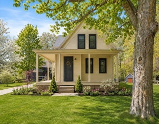 25 Warfield St, Hopedale, Massachusetts, 4 Bedrooms Bedrooms, 9 Rooms Rooms,2 BathroomsBathrooms,Residential,For Sale,Warfield St,73517513