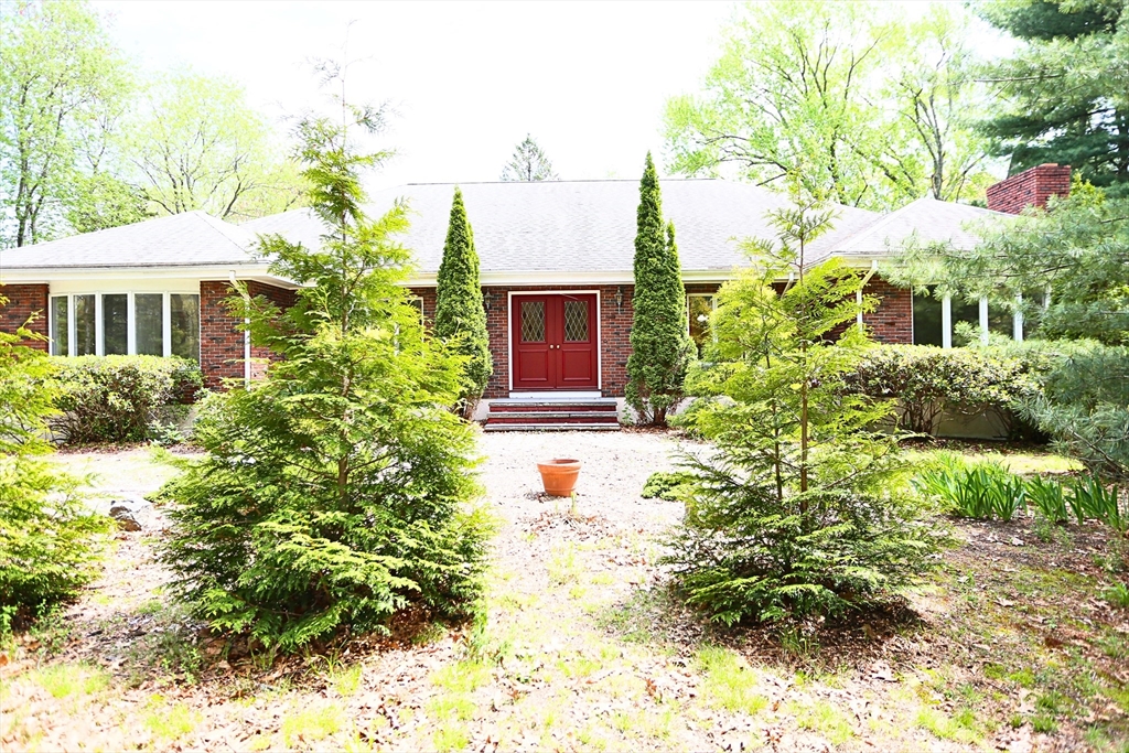 1 Piper Rd, Lexington, Massachusetts, 4 Bedrooms Bedrooms, 9 Rooms Rooms,3 BathroomsBathrooms,Residential Lease,For Rent,Piper Rd,73517735