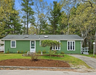 94 Edgewater Drive, Wareham, Massachusetts, 3 Bedrooms Bedrooms, 6 Rooms Rooms,1 BathroomBathrooms,Residential,For Sale,Edgewater Drive,73517470