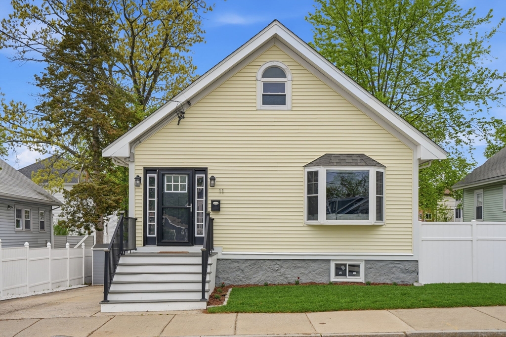 11 Sherbrook St, Boston, Massachusetts, 4 Bedrooms Bedrooms, 8 Rooms Rooms,2.5 BathroomsBathrooms,Residential,For Sale,Sherbrook St,73517428