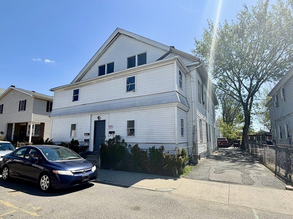 27 Loring St, Springfield, Massachusetts, 8 Bedrooms Bedrooms, 16 Rooms Rooms,4 BathroomsBathrooms,Residential Income,For Sale,Loring St,73517329