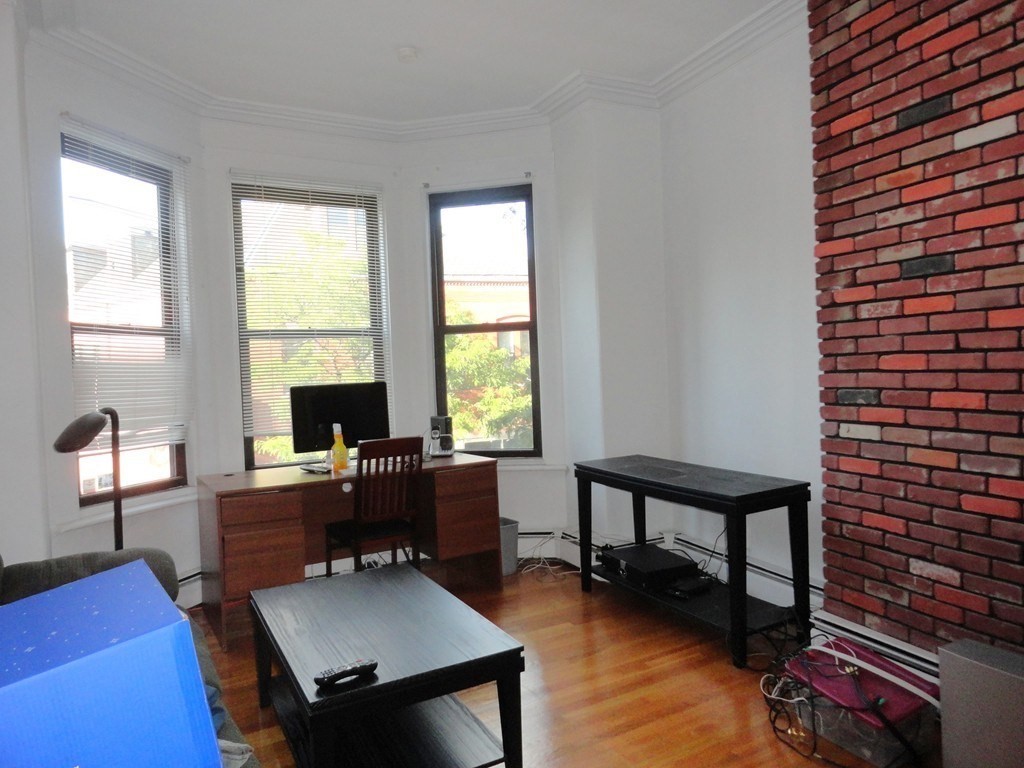 282 Washington St, Brookline, Massachusetts, 2 Bedrooms Bedrooms, 5 Rooms Rooms,1 BathroomBathrooms,Residential Lease,For Rent,Washington St,73517514