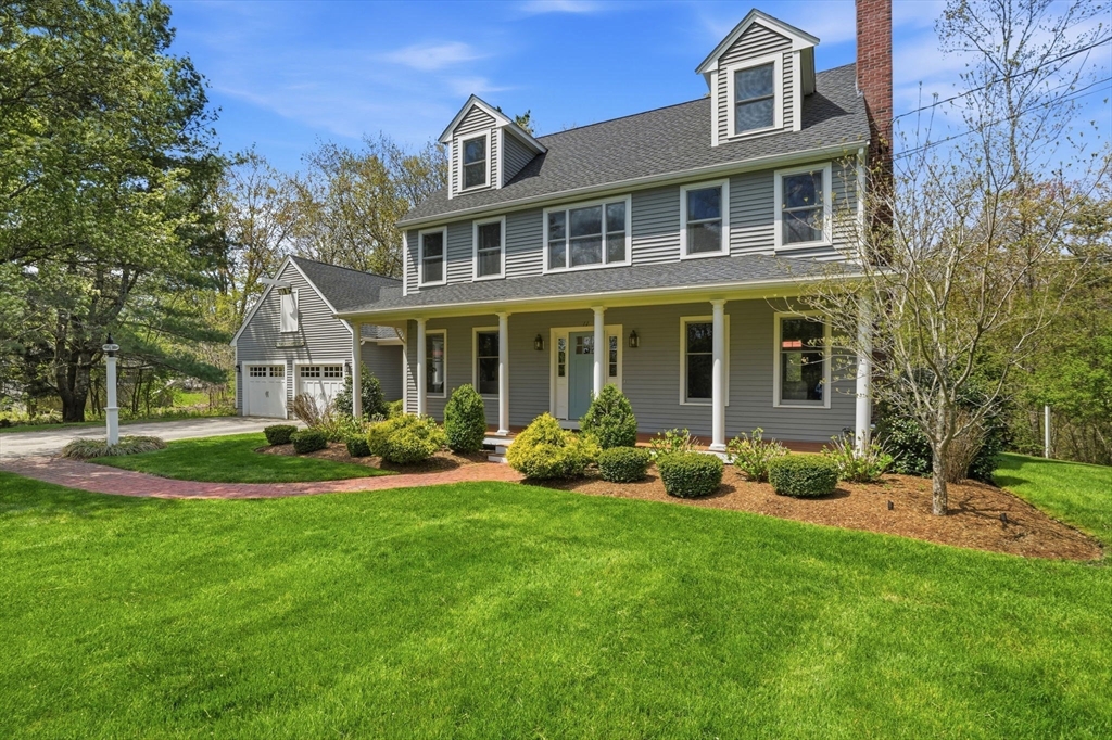 11 Hoop Pole Ln, Norwell, Massachusetts, 4 Bedrooms Bedrooms, 10 Rooms Rooms,3.5 BathroomsBathrooms,Residential,For Sale,Hoop Pole Ln,73517534