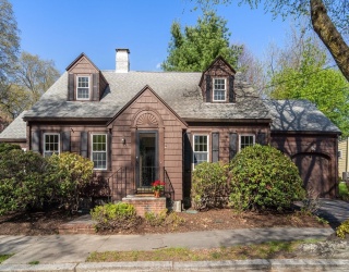 45 Bonair Street, Boston, Massachusetts, 3 Bedrooms Bedrooms, 8 Rooms Rooms,2 BathroomsBathrooms,Residential,For Sale,Bonair Street,73517371