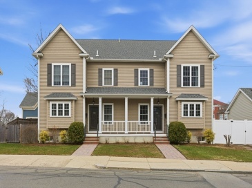 36 Pleasant St, Stoneham, Massachusetts, 4 Bedrooms Bedrooms, 7 Rooms Rooms,2.5 BathroomsBathrooms,Residential,For Sale,Pleasant St,73497718