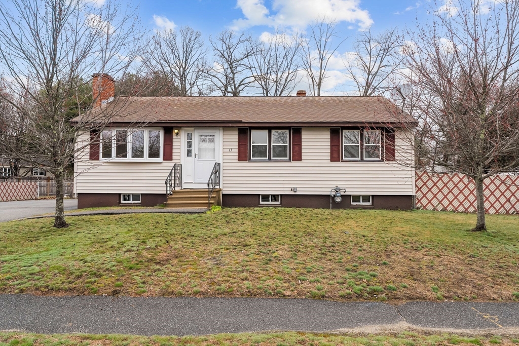 15 Phillip Rd, Billerica, Massachusetts, 3 Bedrooms Bedrooms, 9 Rooms Rooms,2 BathroomsBathrooms,Residential,For Sale,Phillip Rd,73495923