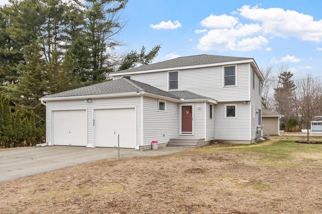 31 West Street Terrrace, Lunenburg, Massachusetts, 4 Bedrooms Bedrooms, 6 Rooms Rooms,2 BathroomsBathrooms,Residential,For Sale,West Street Terrrace,73490585