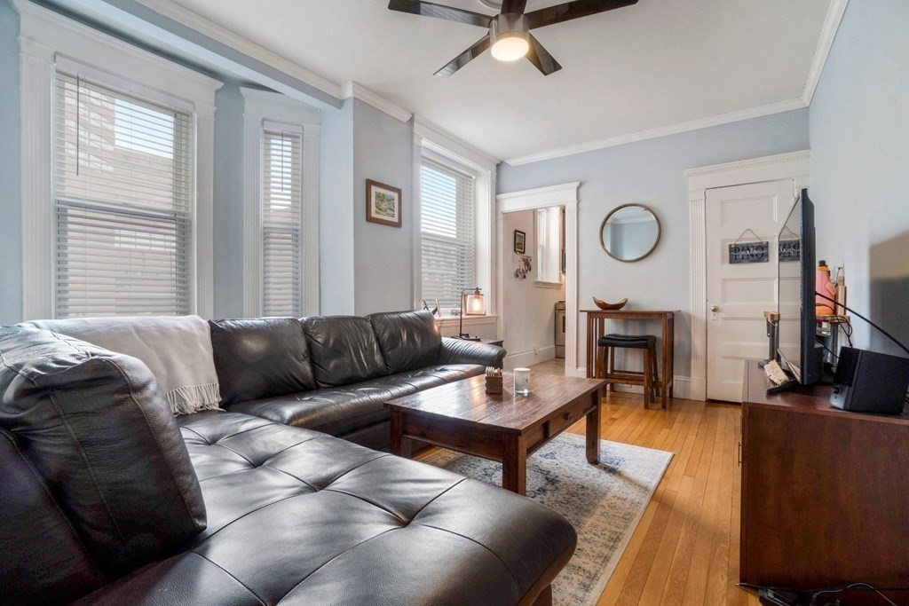 8 Garrison, Boston, Massachusetts, 1 Bedroom Bedrooms, 3 Rooms Rooms,1 BathroomBathrooms,Residential Lease,For Rent,Garrison,73508299