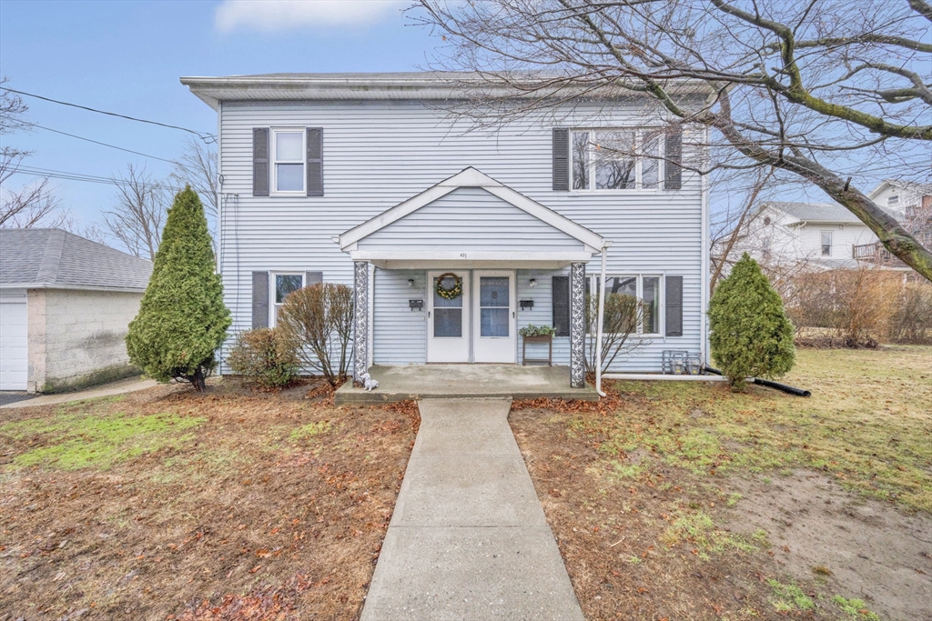 42 R Jefferson St, Westfield, Massachusetts, 4 Bedrooms Bedrooms, 8 Rooms Rooms,2 BathroomsBathrooms,Residential Income,For Sale,Jefferson St,73485985