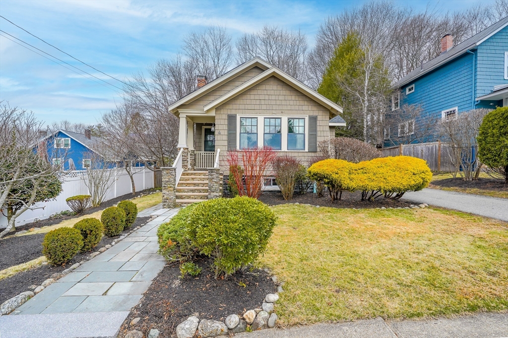 4 Wescott Rd, Stoneham, Massachusetts, 3 Bedrooms Bedrooms, 6 Rooms Rooms,2 BathroomsBathrooms,Residential,For Sale,Wescott Rd,73490201