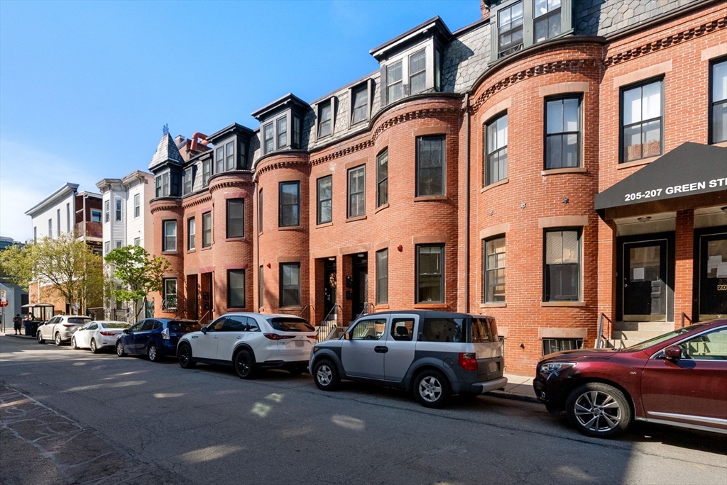 209 Green St, Cambridge, Massachusetts, 5 Bedrooms Bedrooms, 10 Rooms Rooms,5 BathroomsBathrooms,Residential Income,For Sale,Green St,73518041