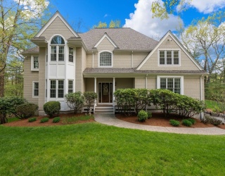 11 Pettees Pond Lane, Westwood, Massachusetts, 5 Bedrooms Bedrooms, 10 Rooms Rooms,3 BathroomsBathrooms,Residential,For Sale,Pettees Pond Lane,73518036