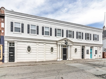 7 Wallis Street, Beverly, Massachusetts, 2 Rooms Rooms,1 BathroomBathrooms,Residential Lease,For Rent,Wallis Street,73518020