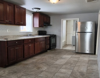1808 Pleasant St, Fall River, Massachusetts, 3 Bedrooms Bedrooms, 6 Rooms Rooms,1 BathroomBathrooms,Residential Lease,For Rent,Pleasant St,73518319
