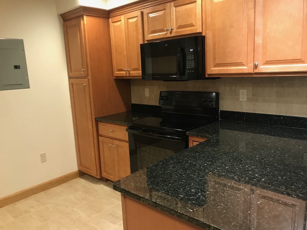 2344 Commonwealth Ave., Newton, Massachusetts, 1 Bedroom Bedrooms, 3 Rooms Rooms,1 BathroomBathrooms,Residential Lease,For Rent,Commonwealth Ave.,73517925