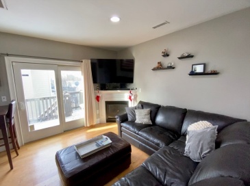 227 Bowen Street, Boston, Massachusetts, 1 Bedroom Bedrooms, 3 Rooms Rooms,1 BathroomBathrooms,Residential Lease,For Rent,Bowen Street,73516244