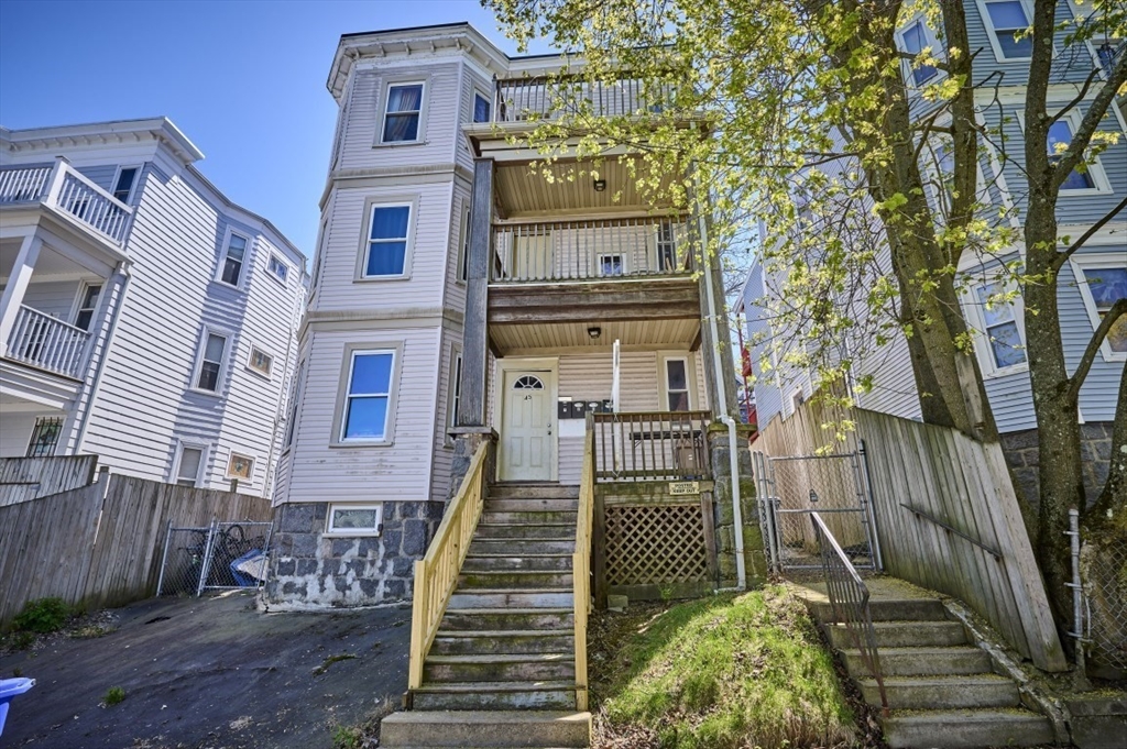 45 Msgr Patrick J Lydon Way, Boston, Massachusetts, 9 Bedrooms Bedrooms, 15 Rooms Rooms,3 BathroomsBathrooms,Residential Income,For Sale,Msgr Patrick J Lydon Way,73518246