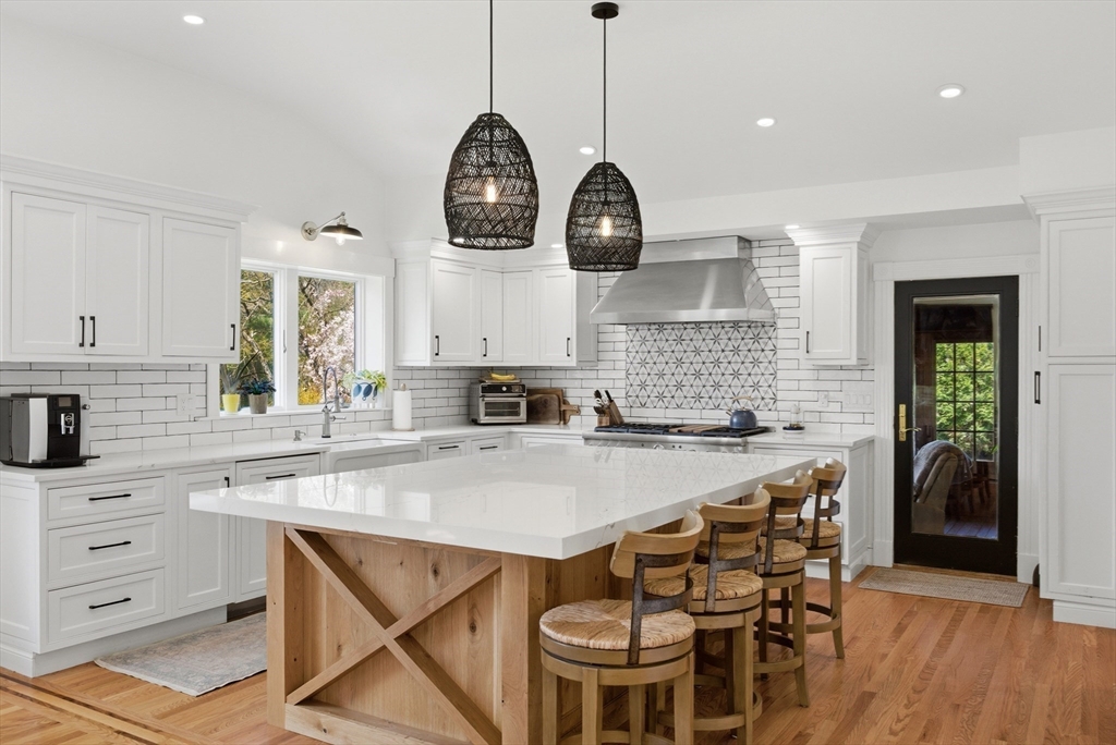 12 Beatty Ln., Easton, Massachusetts, 4 Bedrooms Bedrooms, 10 Rooms Rooms,4.5 BathroomsBathrooms,Residential,For Sale,Beatty Ln.,73518562