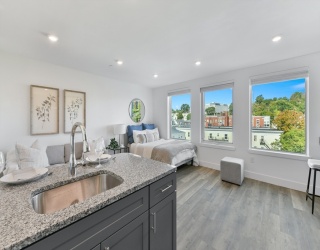 585 Essex St, Lynn, Massachusetts, 1 Room Rooms,1 BathroomBathrooms,Residential Lease,For Rent,Essex St,73518141