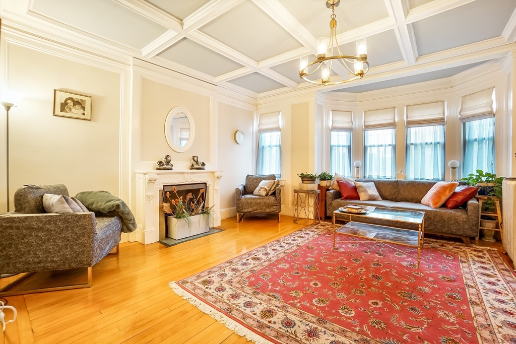 569 Franklin St, Melrose, Massachusetts, 2 Bedrooms Bedrooms, 7 Rooms Rooms,1.5 BathroomsBathrooms,Residential Lease,For Rent,Franklin St,73518432