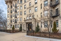 1111 Boylston, Boston, Massachusetts, 2 Bedrooms Bedrooms, 4 Rooms Rooms,1 BathroomBathrooms,Residential Lease,For Rent,Boylston,73518182