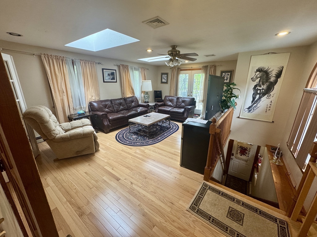 328 Blue Hill Ave, Milton, Massachusetts, 2 Bedrooms Bedrooms, 5 Rooms Rooms,1 BathroomBathrooms,Residential Lease,For Rent,Blue Hill Ave,73518474