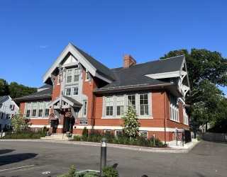 10 Congress St, Amesbury, Massachusetts, 1 Bedroom Bedrooms, 4 Rooms Rooms,1 BathroomBathrooms,Residential Lease,For Rent,Congress St,73518486