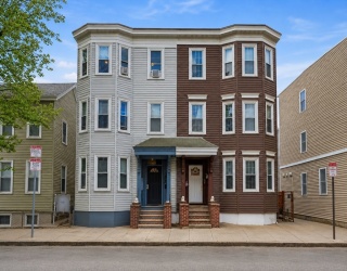 165 Emerson St, Boston, Massachusetts, 11 Bedrooms Bedrooms, 18 Rooms Rooms,6 BathroomsBathrooms,Residential Income,For Sale,Emerson St,73518512