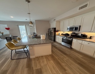 99 Moody Street, Waltham, Massachusetts, 2 Bedrooms Bedrooms, 4 Rooms Rooms,2 BathroomsBathrooms,Residential Lease,For Rent,Moody Street,73518657