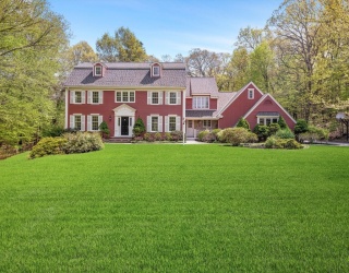 9 Catie Dr, Westborough, Massachusetts, 5 Bedrooms Bedrooms, 12 Rooms Rooms,3.5 BathroomsBathrooms,Residential,For Sale,Catie Dr,73518687