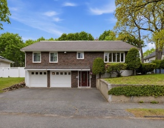 3 Spruce St, Stoneham, Massachusetts, 6 Bedrooms Bedrooms, 12 Rooms Rooms,4 BathroomsBathrooms,Residential Income,For Sale,Spruce St,73518980
