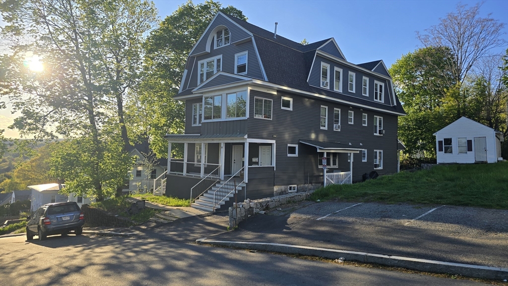 15 Forestdale Rd, Worcester, Massachusetts, 11 Bedrooms Bedrooms, 26 Rooms Rooms,7 BathroomsBathrooms,Residential Income,For Sale,Forestdale Rd,73518697