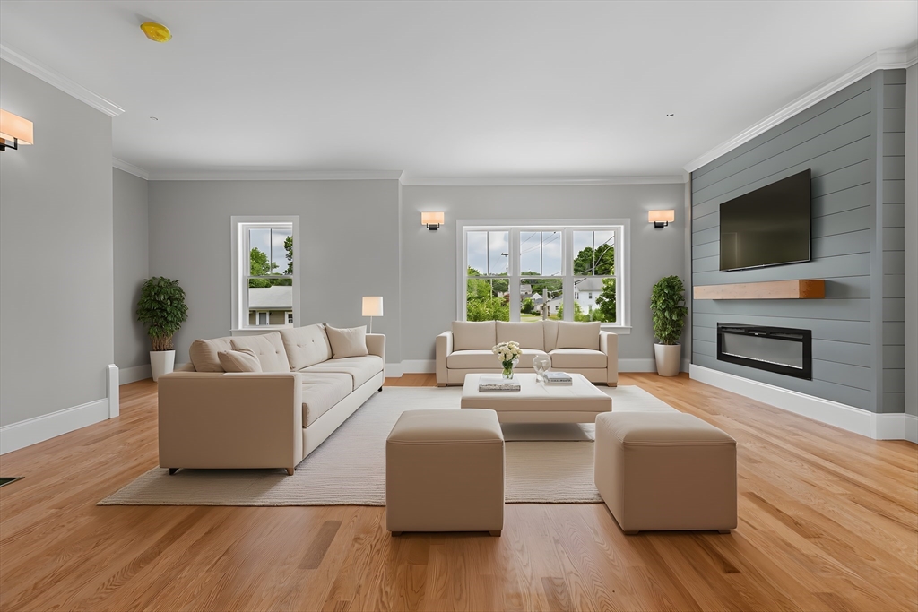 22 Pleasant, Mansfield, Massachusetts, 2 Bedrooms Bedrooms, 3 Rooms Rooms,2.5 BathroomsBathrooms,Residential,For Sale,Pleasant,73518992
