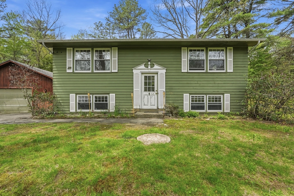 390 State St, Amherst, Massachusetts, 4 Bedrooms Bedrooms, 7 Rooms Rooms,2 BathroomsBathrooms,Residential,For Sale,State St,73518995