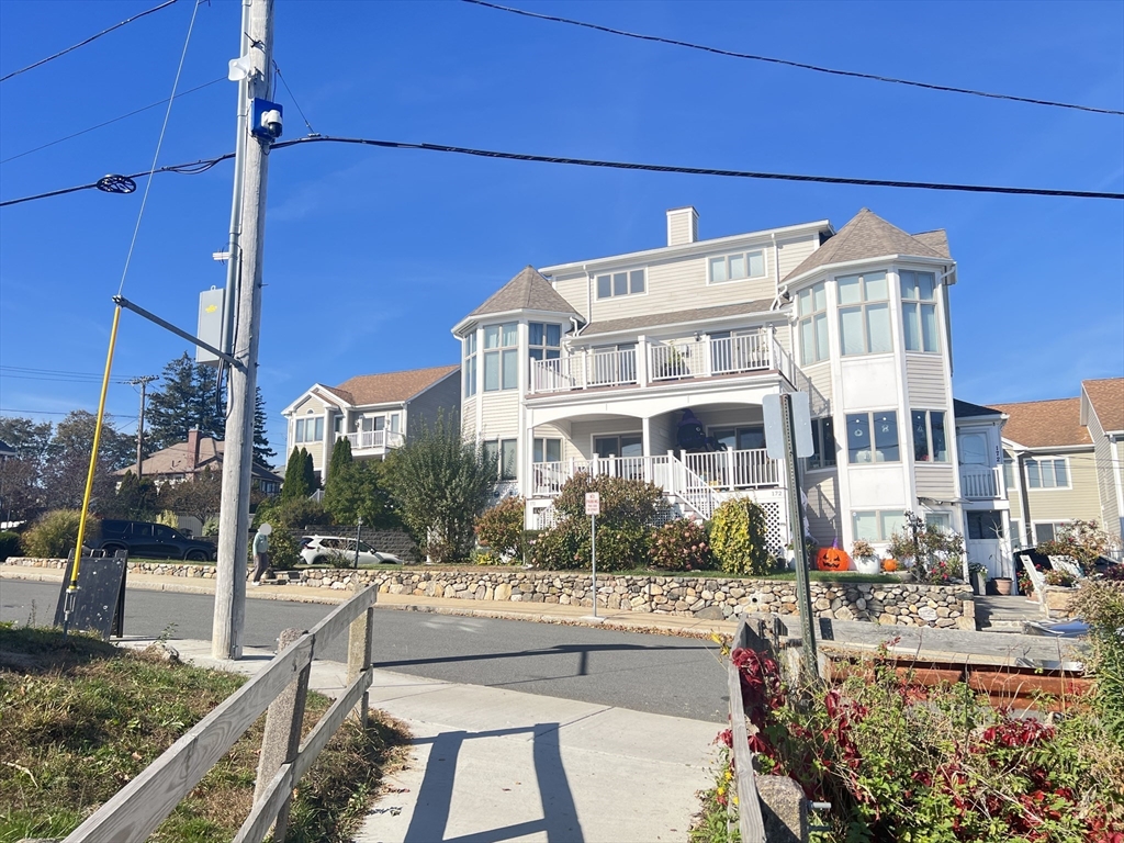 170 Cliff Ave, Winthrop, Massachusetts, 3 Bedrooms Bedrooms, 8 Rooms Rooms,3.5 BathroomsBathrooms,Residential Lease,For Rent,Cliff Ave,73518732