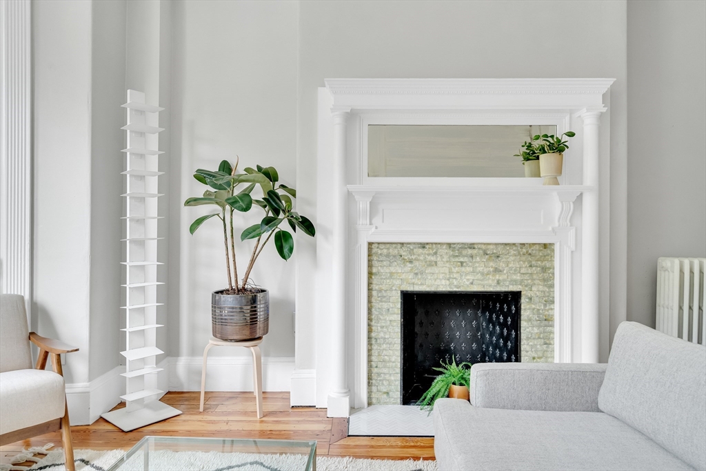 1485 Beacon Street, Brookline, Massachusetts, 2 Bedrooms Bedrooms, 5 Rooms Rooms,1 BathroomBathrooms,Residential Lease,For Rent,Beacon Street,73519007
