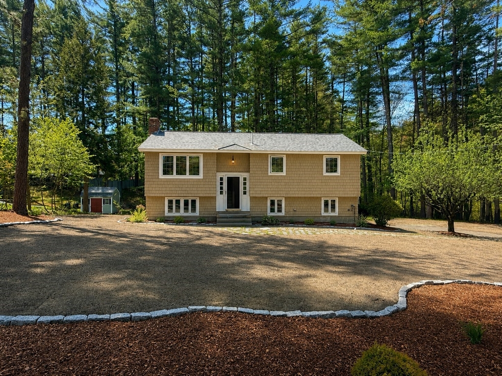 100 S Harbor Rd, Townsend, Massachusetts, 3 Bedrooms Bedrooms, 6 Rooms Rooms,1 BathroomBathrooms,Residential,For Sale,S Harbor Rd,73518418