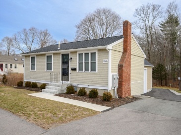 1065 Bedford St, Abington, Massachusetts, 4 Bedrooms Bedrooms, 8 Rooms Rooms,2 BathroomsBathrooms,Residential Income,For Sale,Bedford St,73469679
