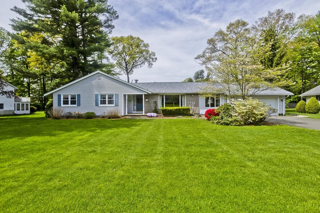 46 Woodcliff Dr, Westfield, Massachusetts, 3 Bedrooms Bedrooms, 7 Rooms Rooms,2 BathroomsBathrooms,Residential,For Sale,Woodcliff Dr,73515182