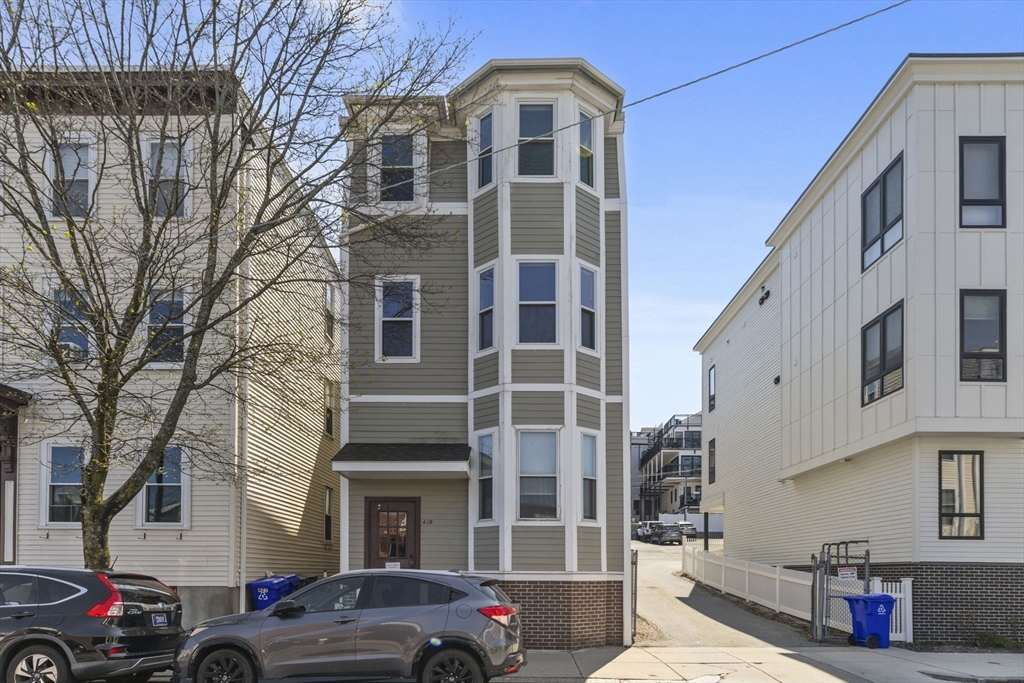 419 E 3rd St, Boston, Massachusetts, 7 Bedrooms Bedrooms, 16 Rooms Rooms,3 BathroomsBathrooms,Residential Income,For Sale,E 3rd St,73518803