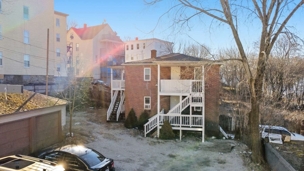 98 Cross St, Southbridge, Massachusetts, 4 Bedrooms Bedrooms, 6 Rooms Rooms,2 BathroomsBathrooms,Residential Income,For Sale,Cross St,73518839