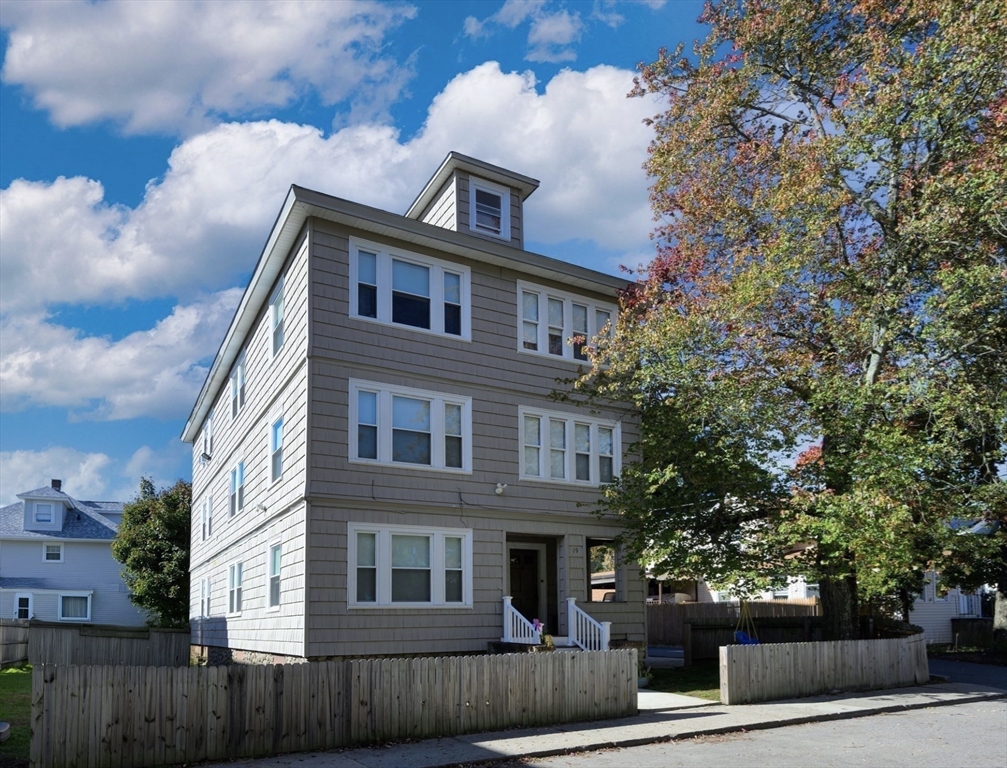 19 Oliver St, Milford, Massachusetts, 3 Bedrooms Bedrooms, 6 Rooms Rooms,1 BathroomBathrooms,Residential Lease,For Rent,Oliver St,73518869