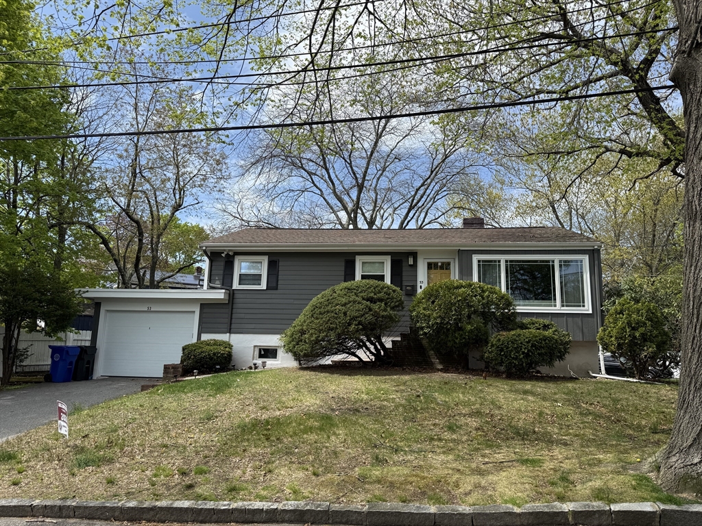 53 Dickson Avenue, Arlington, Massachusetts, 3 Bedrooms Bedrooms, 7 Rooms Rooms,2 BathroomsBathrooms,Residential Lease,For Rent,Dickson Avenue,73518880